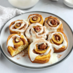 Keto Pumpkin Cinnamon Rolls