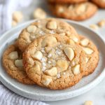 Keto White Chocolate Macadamia Nut Cookies